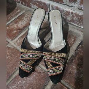 Unisa Pointed Toe Black Suede Slip On Mules Size 7.5
